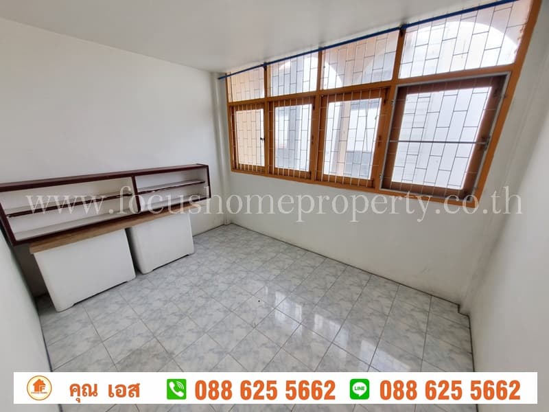 ขาย อาคารพาณิชย์ 3 ชั้น ซอยโชคดี 1 พหลโยธิน